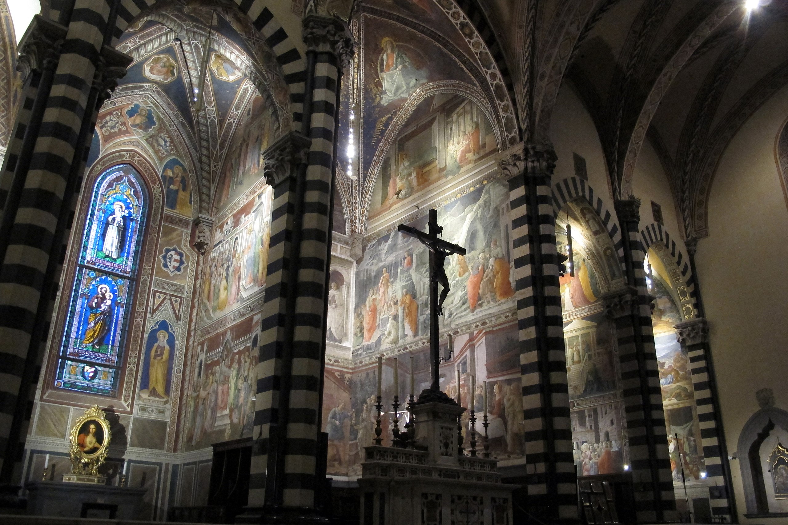 Inside the cathedral of Prato.